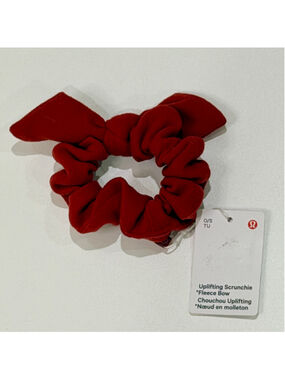 Lululemon Women’s O/S Uplifting Scrunchie Fleece Bow Red NWT b13